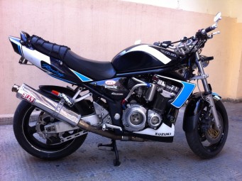 Suzuki GSF Bandit 600 & 1200 2000-2006<p>A16 Undertray with Clear Lense Shark Nose LED Rear Lights</p>