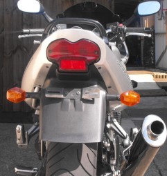 Suzuki GSF Bandit 600 & 1200 2000-2006<p>Standard Undertray before fitting an A16 Undertray with Clear Lense Shark Nose LED Rear Lights</p>