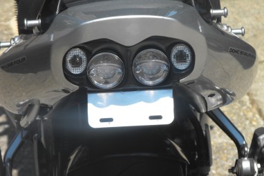 Suzuki GSF Bandit 600 & 1200 2000-2006<p>A16 Undertray with Clear Lense Shark Nose LED Rear Lights</p>