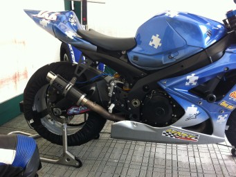Suzuki GSXR 1000 2005-2006 K5-K6<p>A16 Moto GP Carbon Exhaust with Polished Slashcut Outlet</p><br>