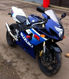 Suzuki GSXR 600 750 K1-K5 2001-2005<p>A16 Moto GP Stainless Exhaust with Slashcut Outlet</p><br />