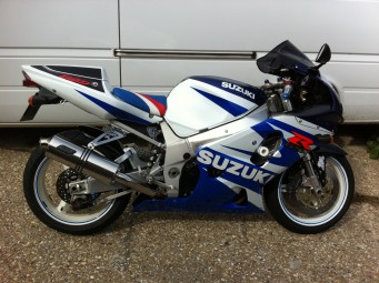 Suzuki GSXR 600 750 K1-K5 2001-2005<p>A16 Road Legal Stainless Exhaust with Slashcut Outlet</p><br />