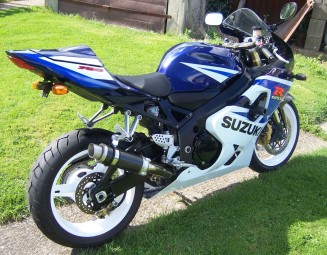 Suzuki GSXR 600 750 K1-K5 2001-2005<p>A16 Moto GP Carbon Exhaust with Titanium Type Slashcut Outlet</p><br />