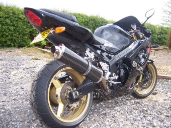 Suzuki GSXR 600 750 K1-K5 2001-2005<p>A16 Road Legal Carbon Exhaust with Traditional Spout</p><br />