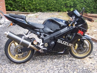 Suzuki GSXR 600 750 K1-K5 2001-2005<p>A16 Road Legal Carbon Exhaust with Traditional Spout</p><br />