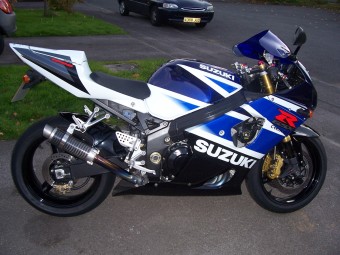 Suzuki GSXR 600 750 K1-K5 2001-2005<p>A16 Moto GP Carbon Exhaust with Titanium Type Slashcut Outlet</p><br />