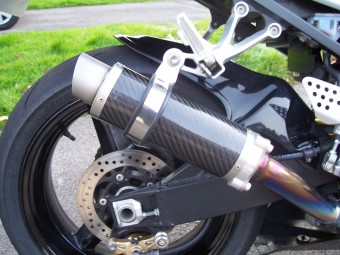 Suzuki GSXR 600 750 K1-K5 2001-2005<p>A16 Moto GP Carbon Exhaust with Titanium Type Slashcut Outlet</p><br />