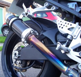 Suzuki GSXR 600 750 K1-K5 2001-2005<p>A16 Moto GP Carbon Exhaust with Titanium Type Slashcut Outlet</p><br />