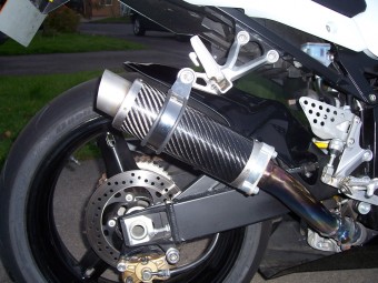 Suzuki GSXR 600 750 K1-K5 2001-2005<p>A16 Moto GP Carbon Exhaust with Titanium Type Slashcut Outlet</p><br />