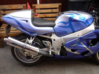 Suzuki GSXR SRAD 1996-1999<p>A16 Road Legal Stainless Exhaust with Polished Traditional Spout and A16 Undertray Kit</p><br/>