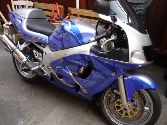 Suzuki GSXR SRAD 1996-1999<p>A16 Road Legal Stainless Exhaust with Polished Traditional Spout and A16 Undertray Kit</p><br/>