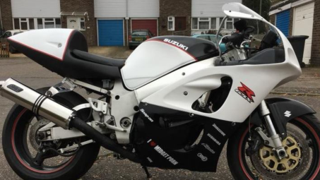 Suzuki GSXR SRAD 1996-1999<p>A16 Stainless Race Exhaust with Traditional Spout, also A16 Race Bodywork</p><br/>