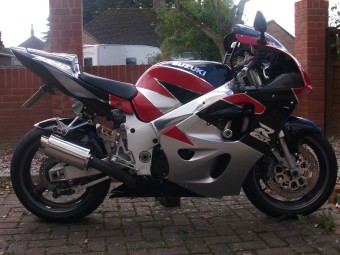 Suzuki GSXR SRAD 1996-1999<p>A16 Stubby Carbon Exhaust with Polished Slashcut Outlet</p><br/>