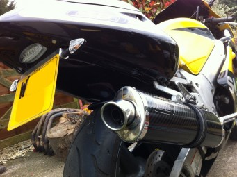 Suzuki GSXR SRAD 1996-1999<p>A16 Road Legal Carbon Exhaust with Polished Traditional Spoutand A16 Black Undertray Kit </p><br/>