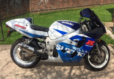 Suzuki GSXR SRAD 1996-1999<p>A16 Stubby Carbon Exhaust with Polished Slashcut Outlet</p><br/>