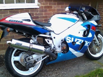 Suzuki GSXR SRAD 1996-1999<p>A16 Road Legal Stainless Exhaust with Polished Traditional Spout</p><br/>