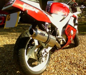 Yamaha FZR 400<p>A16 Road Legal Stainless Exhaust with Polished Slashcut Outlet</p><br /><br />