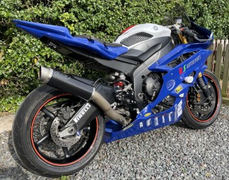 Yamaha YZF R6 2006-2016<p>A16 Carbon Moto GP Exhaust with Titanium Type Slashcut Outlet on A16 BIG BORE Pipework</p><p></p><br />