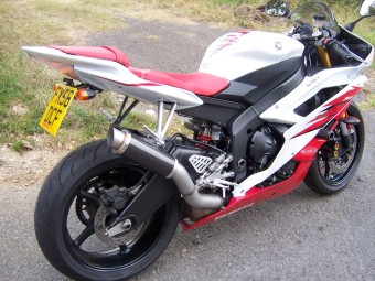 Yamaha YZF R6 2006-2016<p>A16 Carbon Moto GP Exhaust with Titanium Type Slashcut Outlet on A16 BIG BORE Pipework</p><p></p><br />