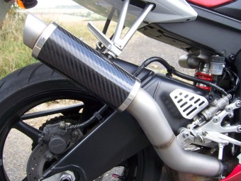Yamaha YZF R6 2006-2016<p>A16 Carbon Moto GP Exhaust with Titanium Type Slashcut Outlet on A16 BIG BORE Pipework</p><p></p><br />