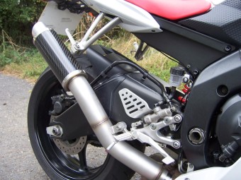 Yamaha YZF R6 2006-2016<p>A16 Carbon Moto GP Exhaust with Titanium Type Slashcut Outlet on A16 BIG BORE Pipework</p><p></p><br />