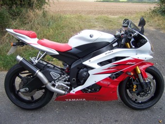 Yamaha YZF R6 2006-2016<p>A16 Carbon Moto GP Exhaust with Titanium Type Slashcut Outlet on A16 BIG BORE Pipework</p><p></p><br />