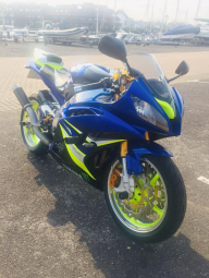 Yamaha YZF R6 2006-2016<p>A16 Carbon Moto GP Exhaust with Titanium Type Slashcut Outlet on A16 BIG BORE Pipework</p><p></p><br />
