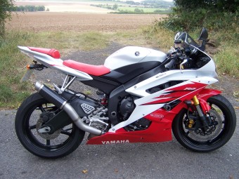 Yamaha YZF R6 2006-2016<p>A16 Carbon Moto GP Exhaust with Titanium Type Slashcut Outlet on A16 BIG BORE Pipework</p><p></p><br />
