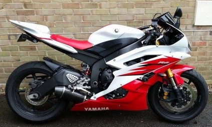 Yamaha YZF R6 2006-2016<p>A16 Carbon Road Legal Exhaust with Carbon Cap Outlet Outlet </p><p></p><br />