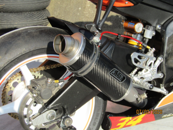 Yamaha YZF R6 2006-2016<p>A16 Carbon Race Exhaust with Titanium Type Flat Bead Spout to fit an Arata Race System</p><p></p><br />