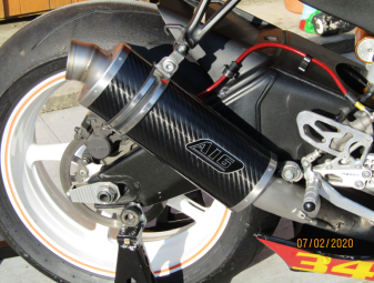 Yamaha YZF R6 2006-2016<p>A16 Carbon Race Exhaust with Titanium Type Flat Bead Spout to fit an Arata Race System</p><p></p><br />